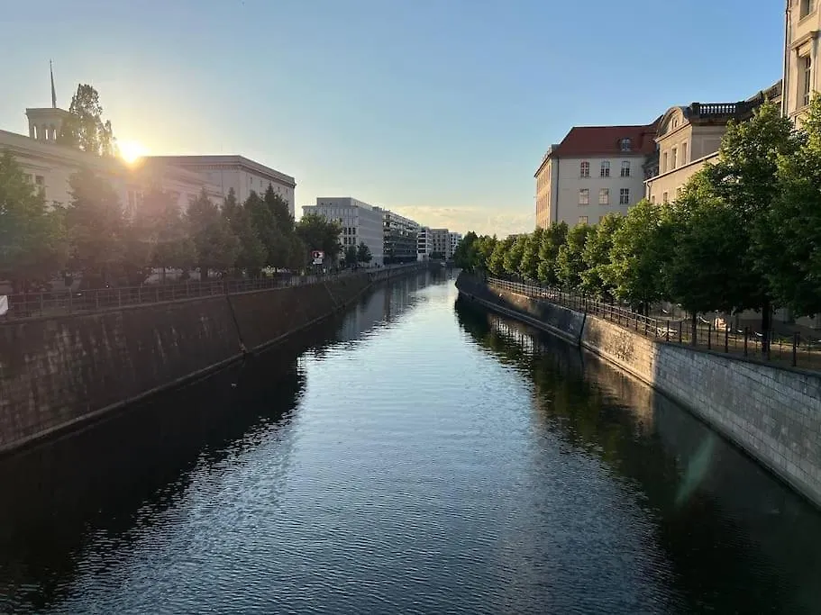 Luxurious Studio In Mitte Next To The Berlin Central Train Station Hauptbahnhof Apartment